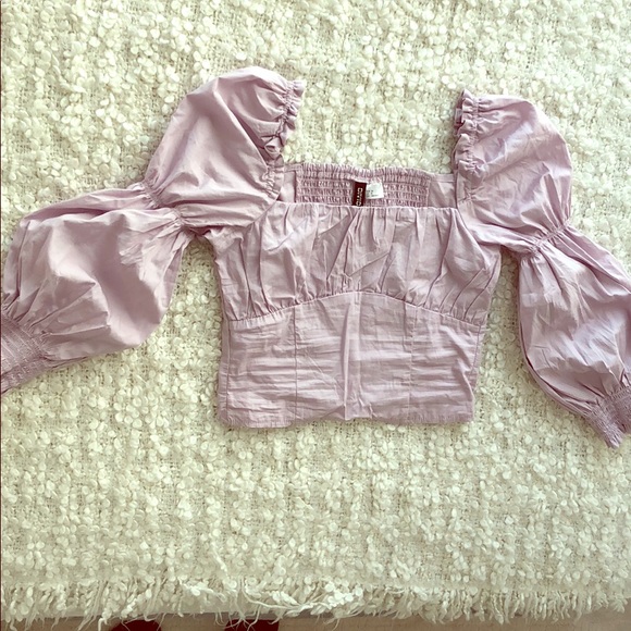 H&M Tops - Lavender puffy sleeve top- brand new/never worn